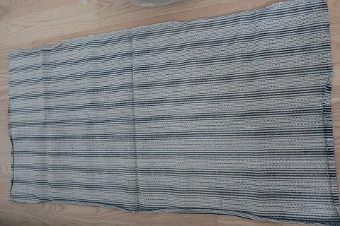 Fustian (olmerdug) made of flaxThis antique Danish fustian is in the old hand-woven/home-woven quality from the years when that was the way to do it and it is NOT industrial producedThis item is: 140cm x 74cmIn a good condition