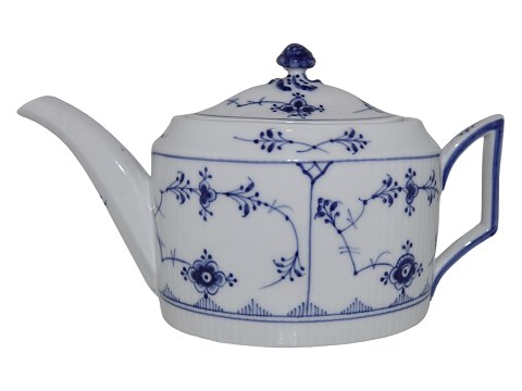 Blue Fluted Plain
Oblong teapot from 1898-1923