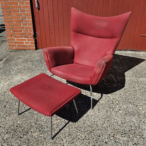 Wegner lænestol
og skammel
CH445 Wing Chair rød