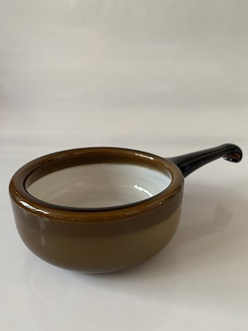 Bowl with handle Palet Holmegaard
Height 5.5 cm.
Length 21.5 cm.