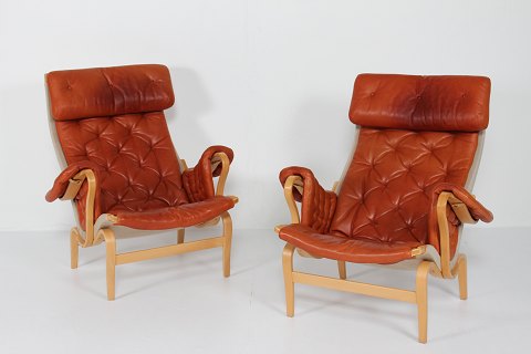 Bruno Mathsson
Pair Pernilla easy chairs
