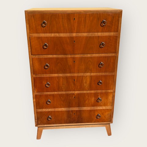 Chest of drawers
walnut tree
DKK 800