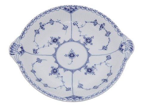 Blue Fluted Half Lace
Rare round dish with handles