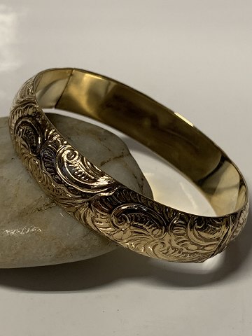 8 carat bangle with chisels.
SOLD