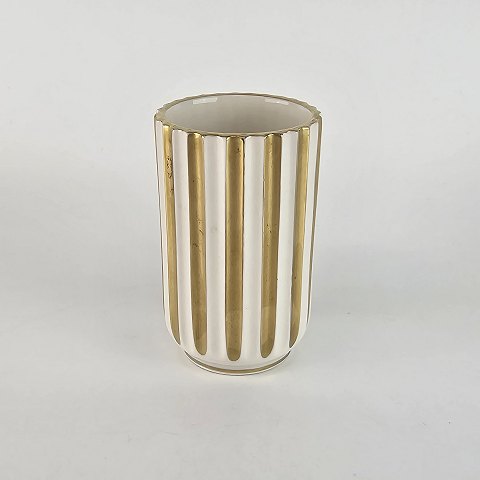 Lyngby vase
Riflet med guld
8 cm