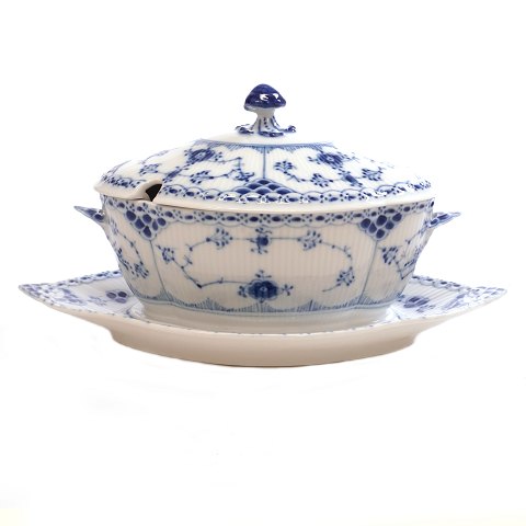 Royal Copenhagen Zwiebelmusster halbspitze 
Sauciere mit Deckel 589. L: 25cm