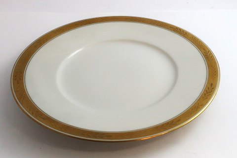 Royal Copenhagen. Stel no. 607. Frokosttallerken. Model 607/10520. Diameter  23 
cm. (1 sortering)