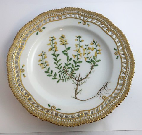 Royal Copenhagen. Flora Danica plate. Diameter 25 cm. (3553). (1 quality). 
Genista germanica L