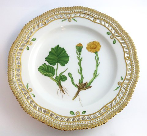 Royal Copenhagen. Flora Danica plate. Diameter 25 cm. (3553). (1 quality). 
Tussilago farfara L