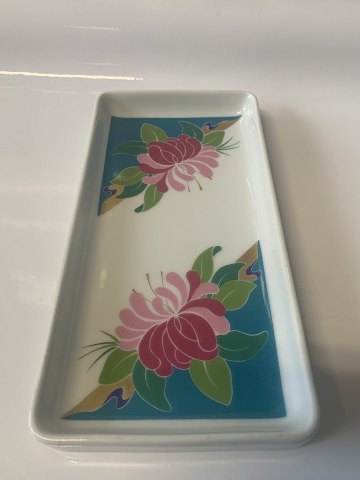 Bing and Grondahl Dish with flowers
Measures: 19x9 cm.
SOLD