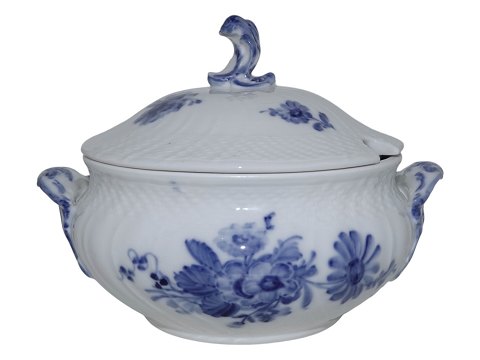 Blue Flower Curved
Rare small soup tureen #1747