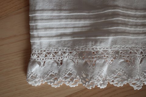 Good old pantalettes with embroidery made by hand
Very beautiful and special
In a good condition