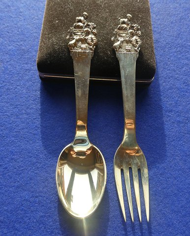 The Swineherd children's cutlery in Danish gold-plated solid silver. Set spoon & fork