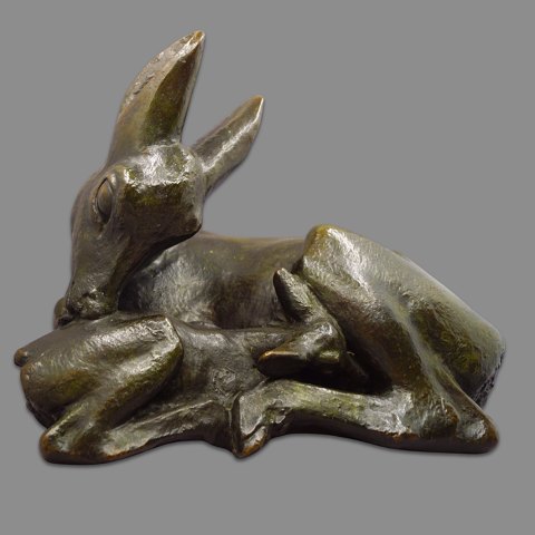Hugo Liisberg; Bronze figure of a doe with fawn, from L. Rasmussen bronze foundry