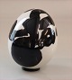 Royal Copenhagen 1975 Annual Egg Mogens Andersen 10 cm
