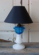 1800tals opaline lampe med blå oliebeholder