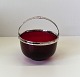 1800tals sukkerskål i rubinrødt glas med forsølvet hank.
