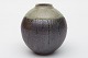 Gregory Hamilton / Tolne
Salt glazed rope inlayed vase w. iron bearing slip
1 pc. in stock
Good condition
Location: KLASSIK Flagship Store - Bredgade 3, 1260 KBH. K.
