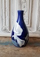 B&G Art Nouveau vase dekoreret med hvid Kalla no. 92/3