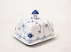 Royal Copenhagen blue fluted butter dish, no.: 205-206.
5000m2 showroom.