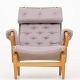Bruno Mathsson / Dux 
Pernilla 69 - Reupholstered lounge chair in Sunniva col.: 143 and buttons in 
natural leather. Frame in beech. KLASSIK offers upholstery of the chair i...
Availability: 6-8 weeks
Renovated

