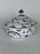 Blue Fluted
Half Lace
Bowl with lid
Royal Copenhagen