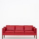 Roxy Klassik præsenterer: Børge Mogensen / Fredericia FurnitureBM 2213 - Nybetrukket 3 pers. sofa i rødt ...