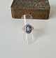 Vintage ring i sølv med facetslebet blå sten