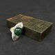 Flot moderne sølvring med grøn sten