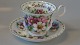 Kaffekop med underkop  "Oktober" Royal Albert Månedstel 
Engelsk Stel
Blomstermotiv :Cosmos
web 11354  SOLGT