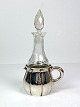 Jug with crystal glass, and of hallmarked silver.
5000m2 showroom.
Great condition
