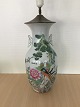 Stor kinesisk vase omlavet til bordlampe.