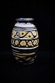 K&Co. præsenterer: Kähler keramik vase , glaseret i fine farver. Højde: 20,5cm. ...