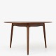 Hans J. Wegner / Fritz Hansen
Heart table - Dining table in teak and patinated beech.
1 pc. in stock
Good condition
