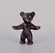 L'Art præsenterer: Walter Bosse, Østrig. Miniature. Stående bamsebjørn i bronze.