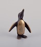 L'Art præsenterer: Walter Bosse, Østrig. Miniature. Stående pingvinunge i bronze.