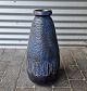 Vase keramik
blå
Højde 53 cm