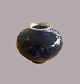 Blålig vase med sølvplet montering
Kähler, 1930érne
Keramik
H: 12 cm, D: 13 cm

