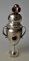 Pegasus – Kunst 
- Antik - 
Design 
presents: 
Silver 
empire vinagre 
egg with glass, 
19th century 
Denmark.