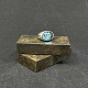Harsted Antik 
præsenterer: 
Ring i 
sølv med blå 
sten