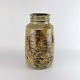 Keramik vase
brunlig med riller
29 cm