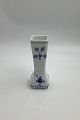 Royal 
Copenhagen 
Musselmalet 
Riftet vase No 
438