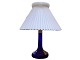 Le Klint 343
Dark blue table lamp