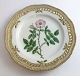 Royal Copenhagen, Flora Danica. Frokost tallerken med gennemskåret bort. Design 
#3554. Diameter 23 cm. (1 sortering). Rosa canina L