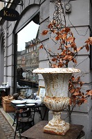 item no: Jardiniere i jern