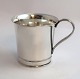 Lundin Antique 
präsentiert: 
Cohr. 
Kindertasse. 
Sterlingsilber 
(925). Höhe 6 
cm.