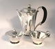 Lundin Antique 
præsenterer: 
Georg 
Jensen. 
Pyramide. 
Sterling sølv 
kaffeservice 
(925). Model 
600A. Bestående 
af ...