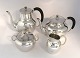 Lundin Antique 
präsentiert: 
Hans 
Hansen. 
Sterling (925). 
Kaffee , tee 
Service. 
Bestehend aus 
Kaffeekanne, 
...