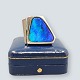 Antik 
Damgaard-
Lauritsen 
presents: 
Ring of 
18k white gold 
set with an 
opal