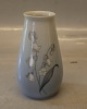Klosterkælderen 
præsenterer: 
B&G 57-250 
Vase 12 cm 
Liljekonval 
Convalla: Blåt 
B&G porcelæn, 
liljekonval, 
form 643
